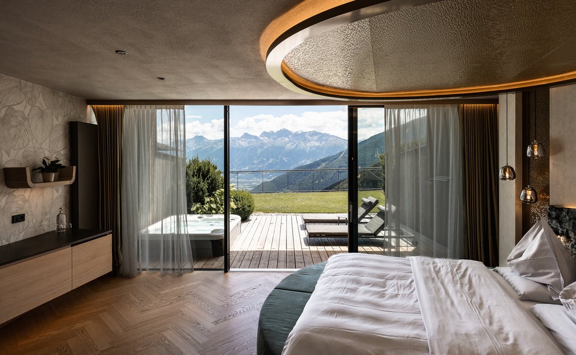 Panoramic Spa Suite