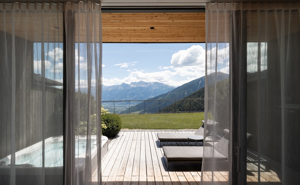 Panoramic Spa Suite